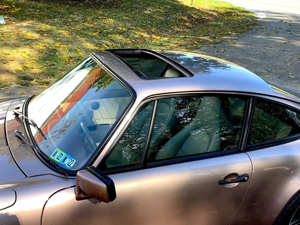 1988 Porsche 911 Carrera 3.2 - Image 17 of 31