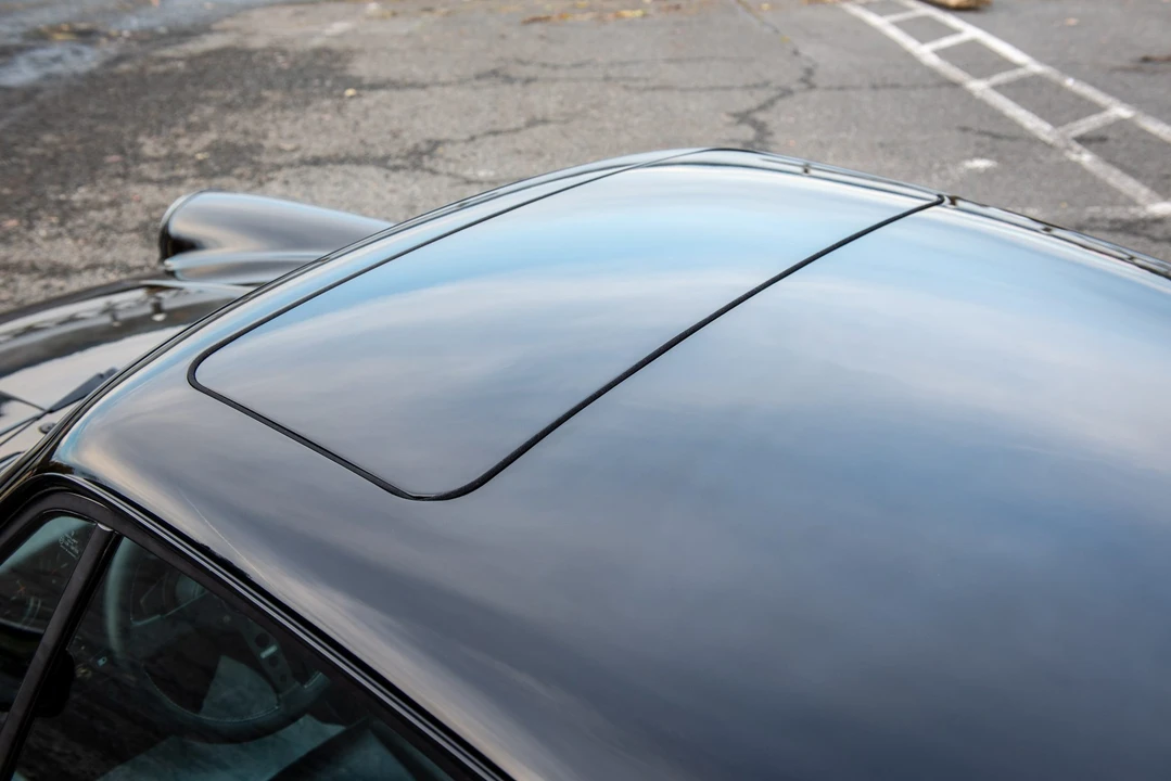 1988 Porsche 911 Carrera 3.2 - Image 17 of 31