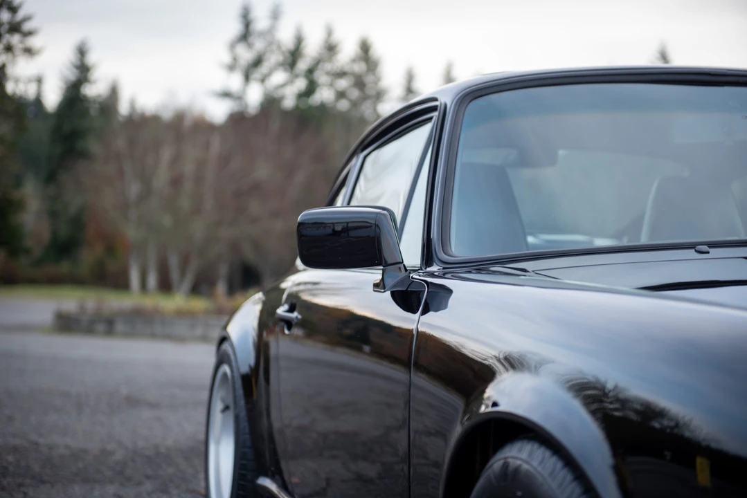 1988 Porsche 911 Carrera 3.2 - Image 24 of 31