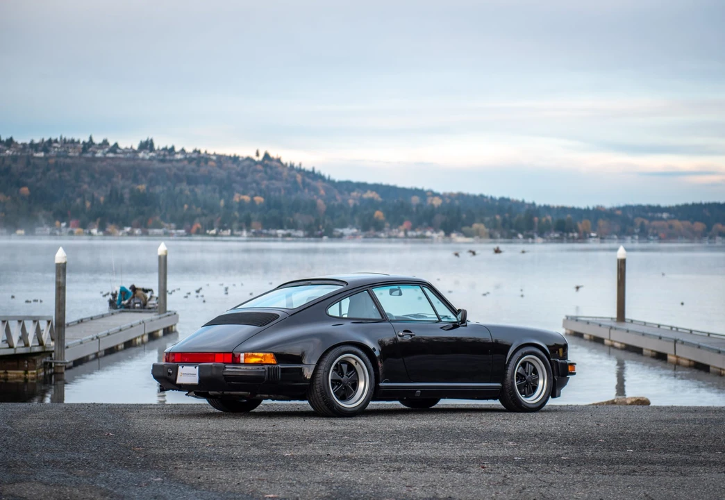 1988 Porsche 911 Carrera 3.2 - Image 9 of 31