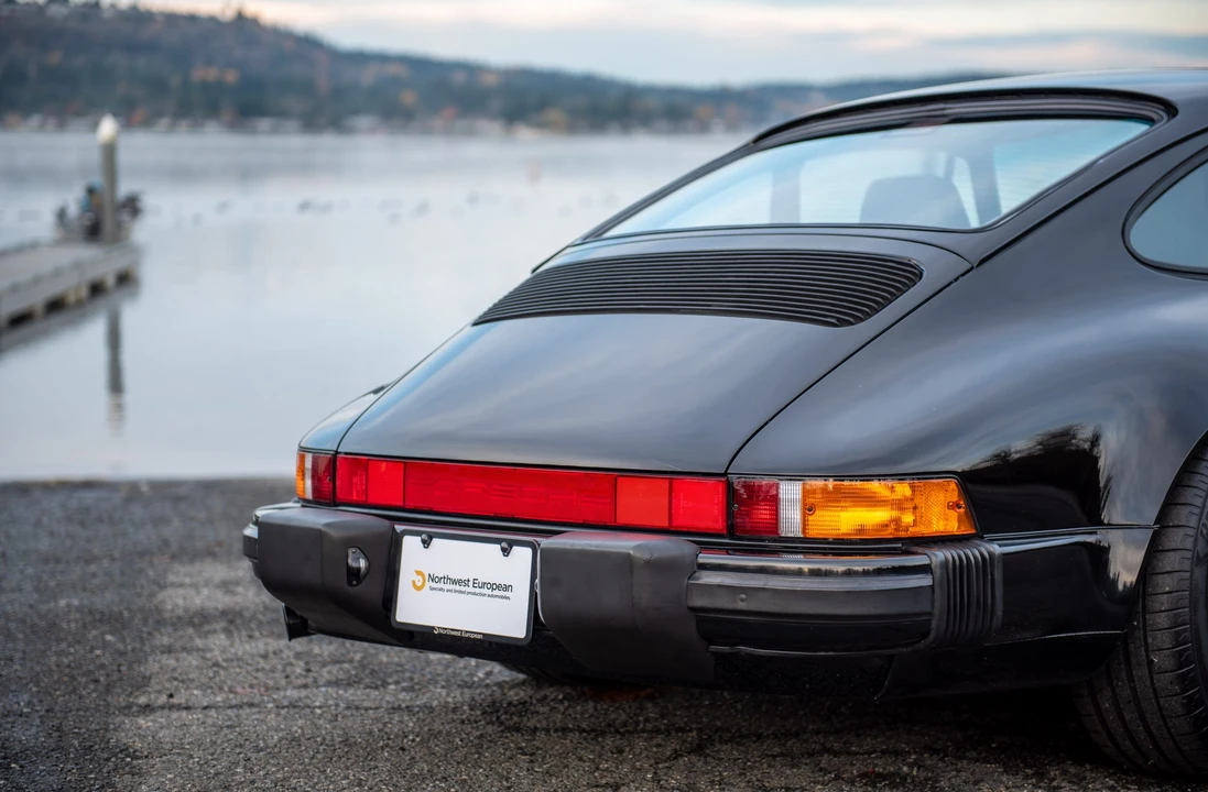 1988 Porsche 911 Carrera 3.2 - Image 22 of 31