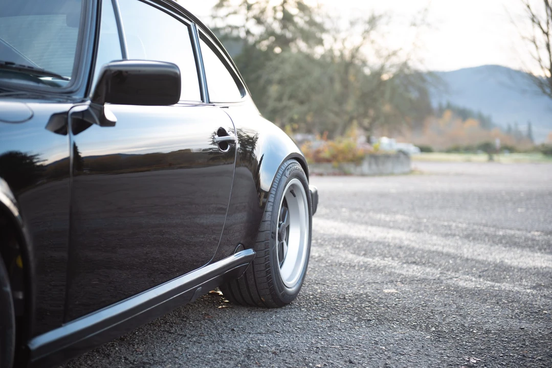 1988 Porsche 911 Carrera 3.2 - Image 15 of 31