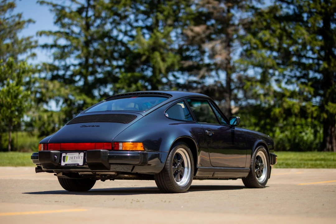 1988 Porsche 911 Carrera 3.2 - Image 14 of 31