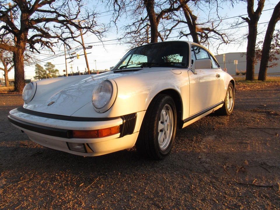 1988 Porsche 911 Carrera 3.2 - Image 11 of 31