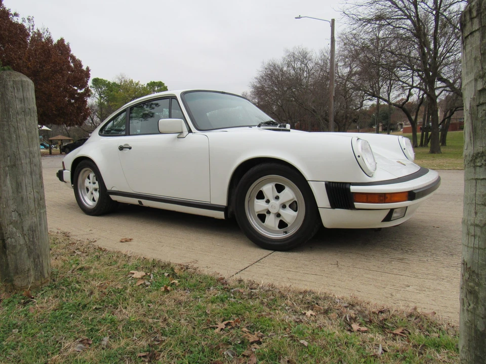 1988 Porsche 911 Carrera 3.2 - Image 4 of 31