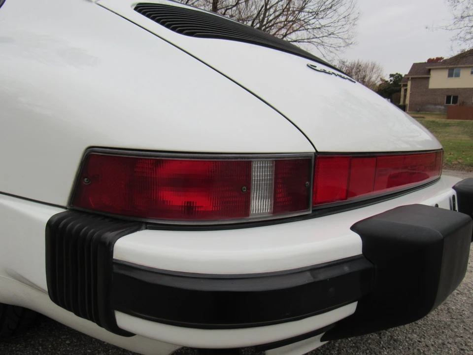 1988 Porsche 911 Carrera 3.2 - Image 23 of 31