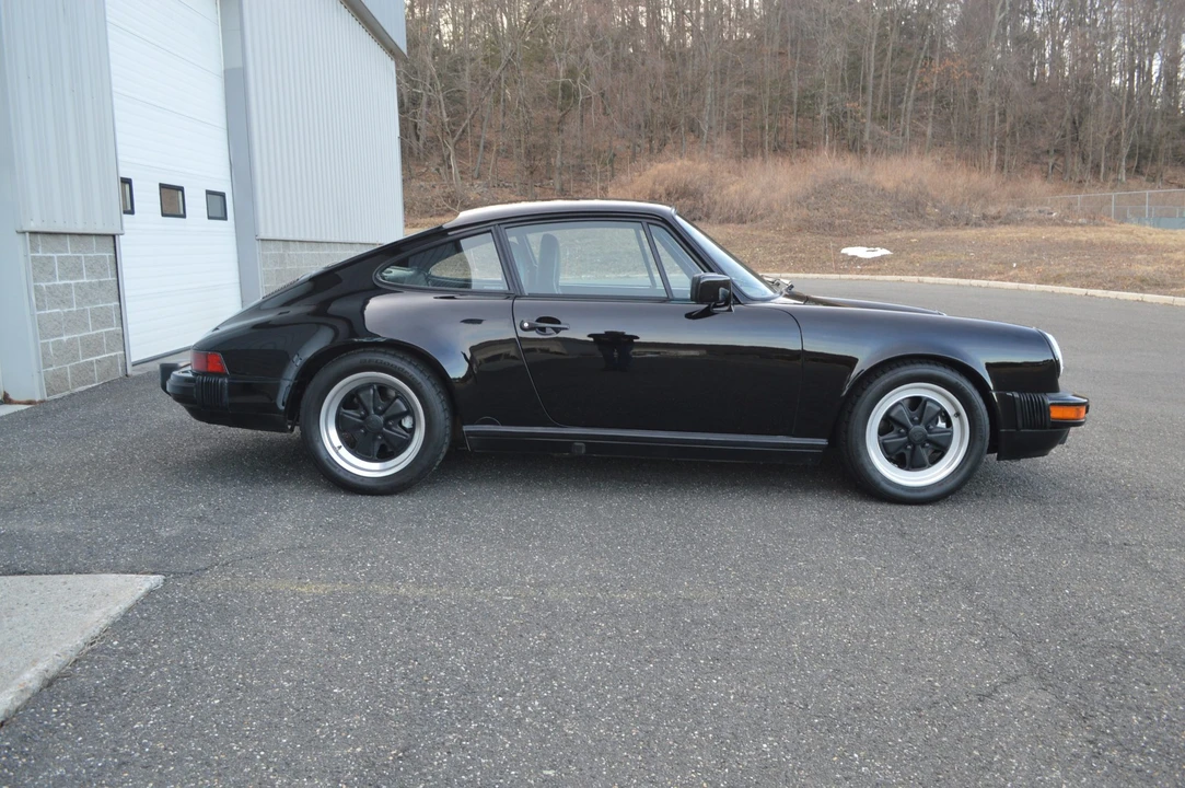 1988 Porsche 911 Carrera 3.2 - Image 25 of 31