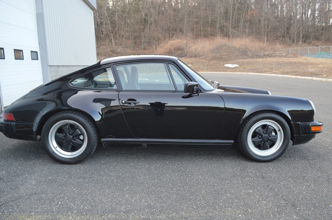 1988 Porsche 911 Carrera 3.2 - Image 24 of 31