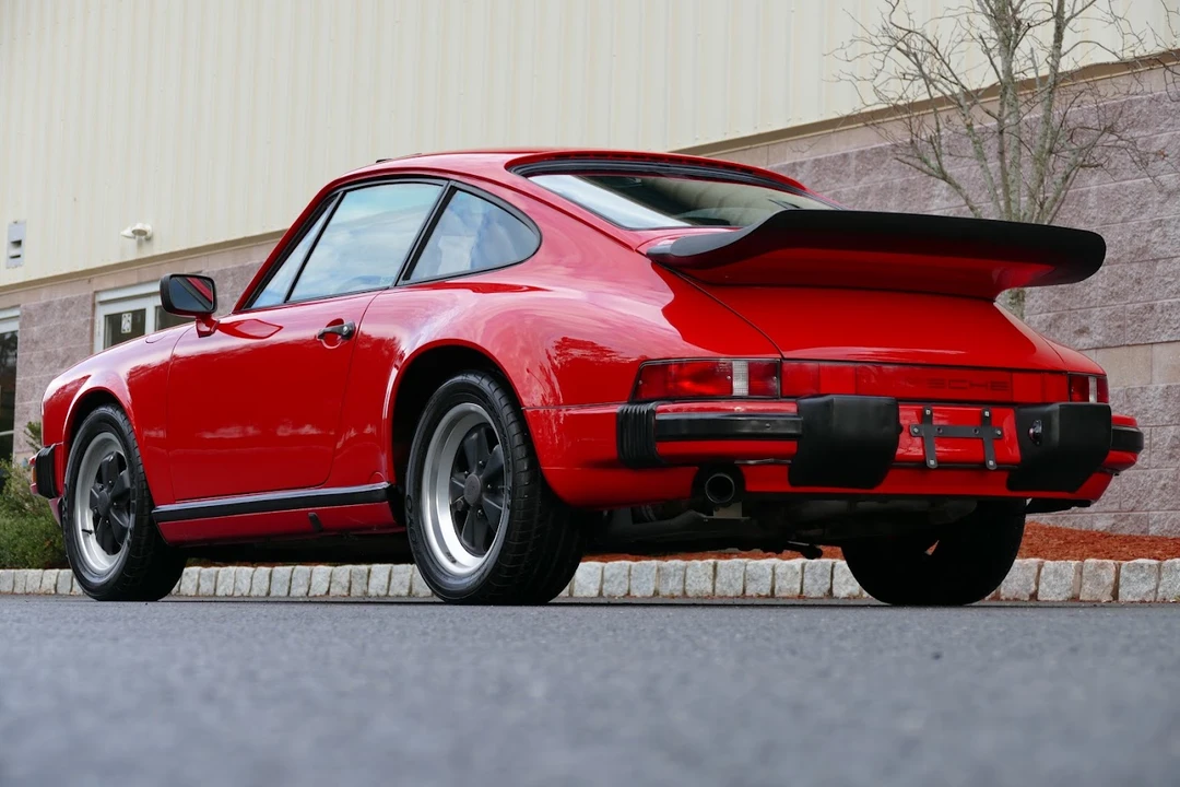 1988 Porsche 911 Carrera 3.2 - Image 9 of 31