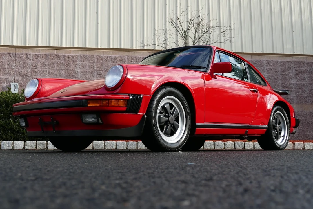 1988 Porsche 911 Carrera 3.2 - Image 5 of 31