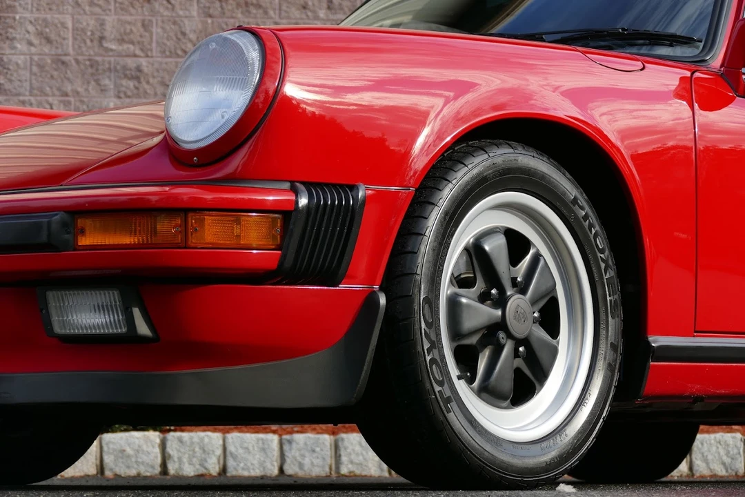 1988 Porsche 911 Carrera 3.2 - Image 26 of 31