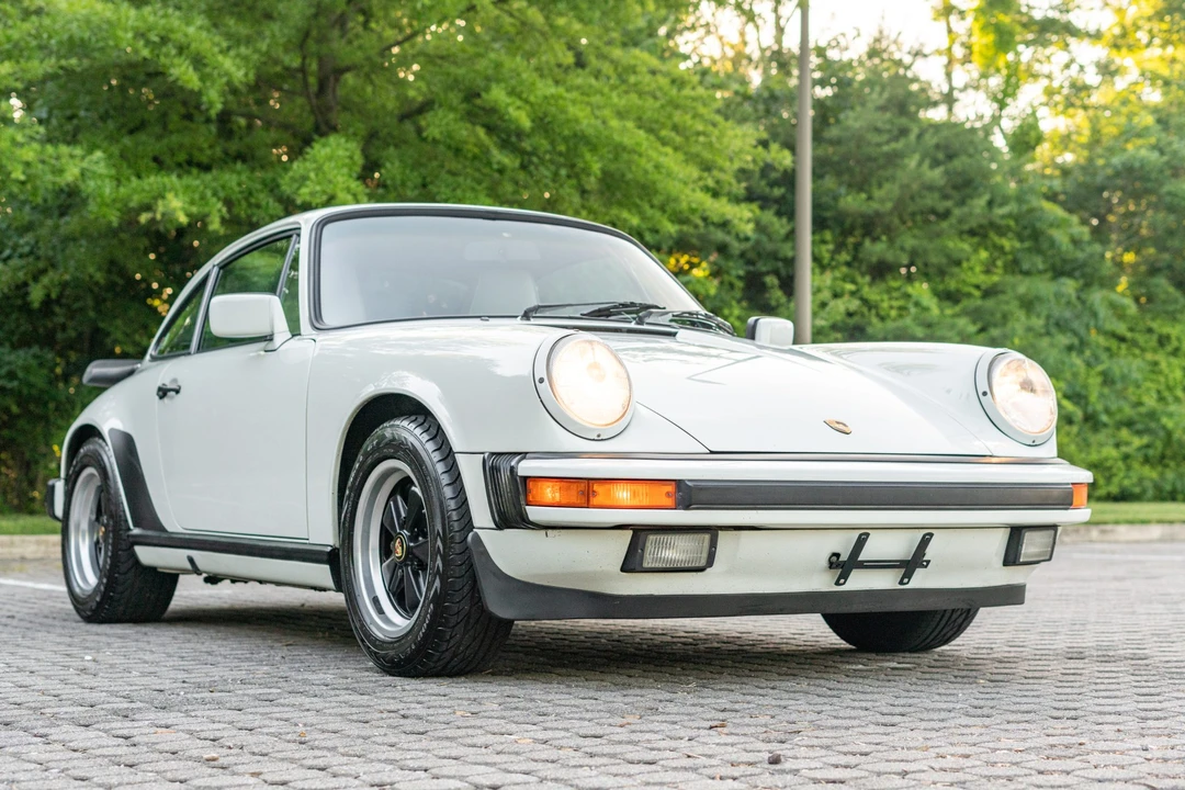 1988 Porsche 911 Carrera 3.2 - Image 17 of 31