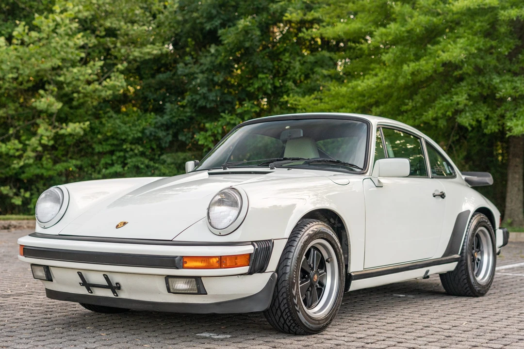 1988 Porsche 911 Carrera 3.2 - Image 2 of 31
