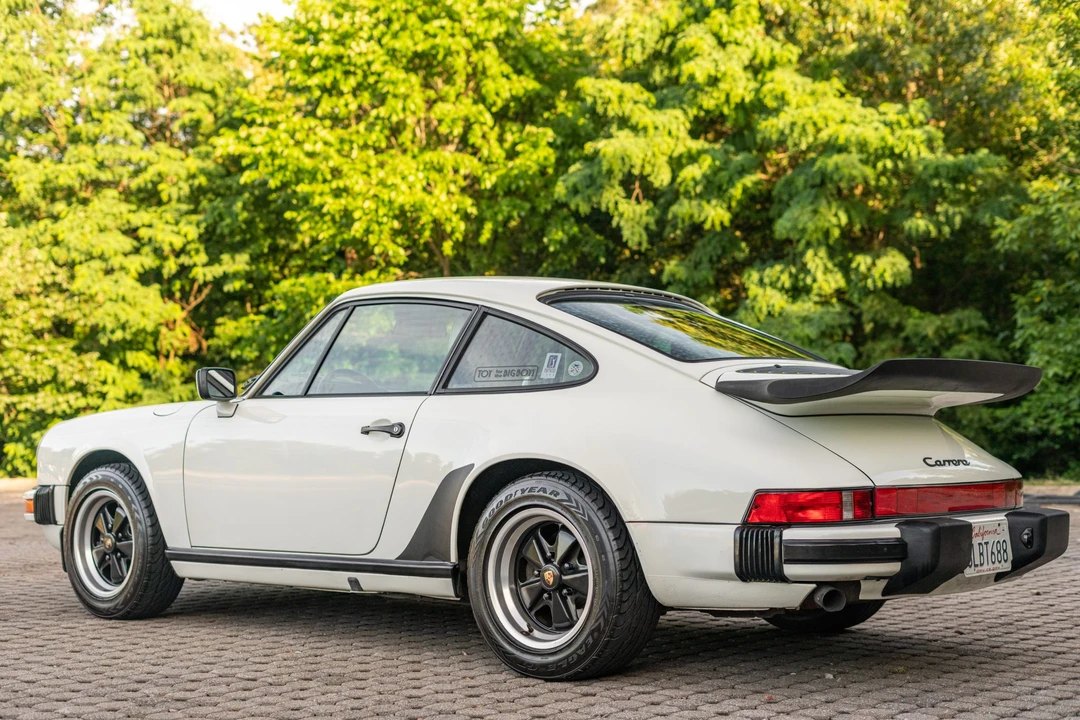 1988 Porsche 911 Carrera 3.2 - Image 4 of 31