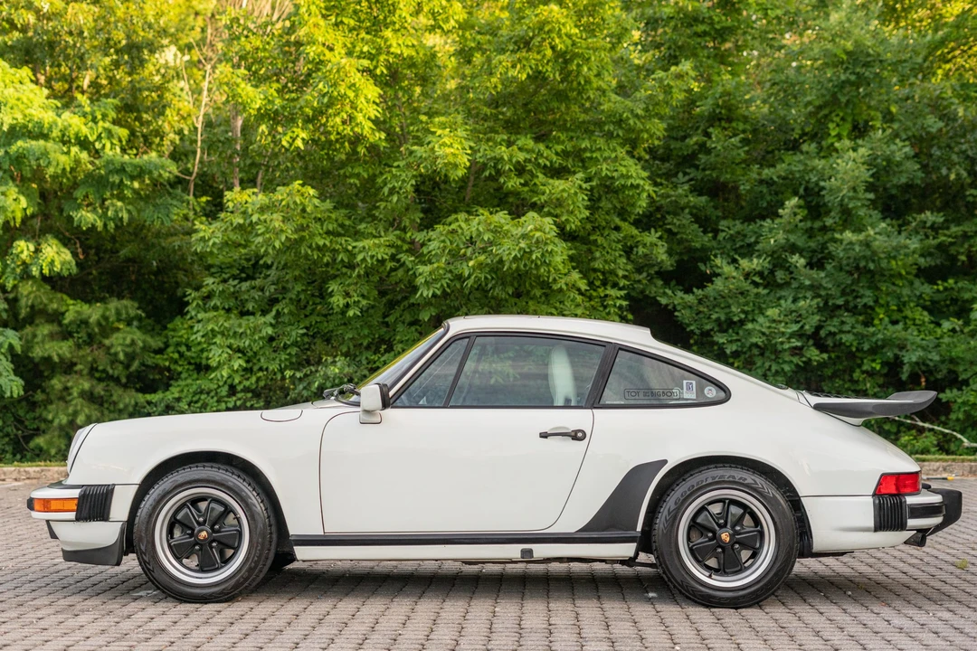 1988 Porsche 911 Carrera 3.2 - Image 3 of 31