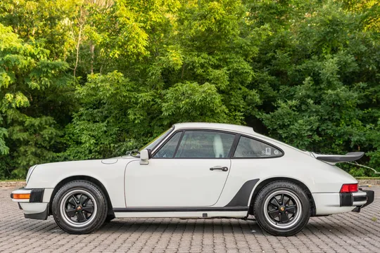 1988 Porsche 911 Carrera 3.2 - Image 3 of 31