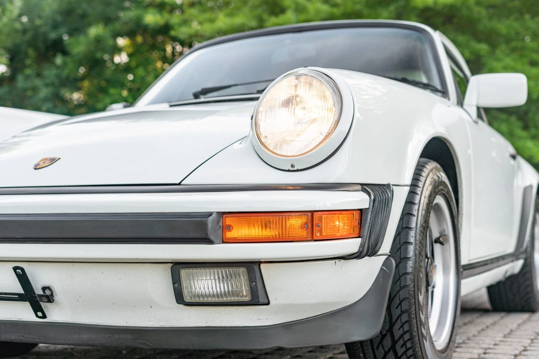 1988 Porsche 911 Carrera 3.2 - Image 26 of 31