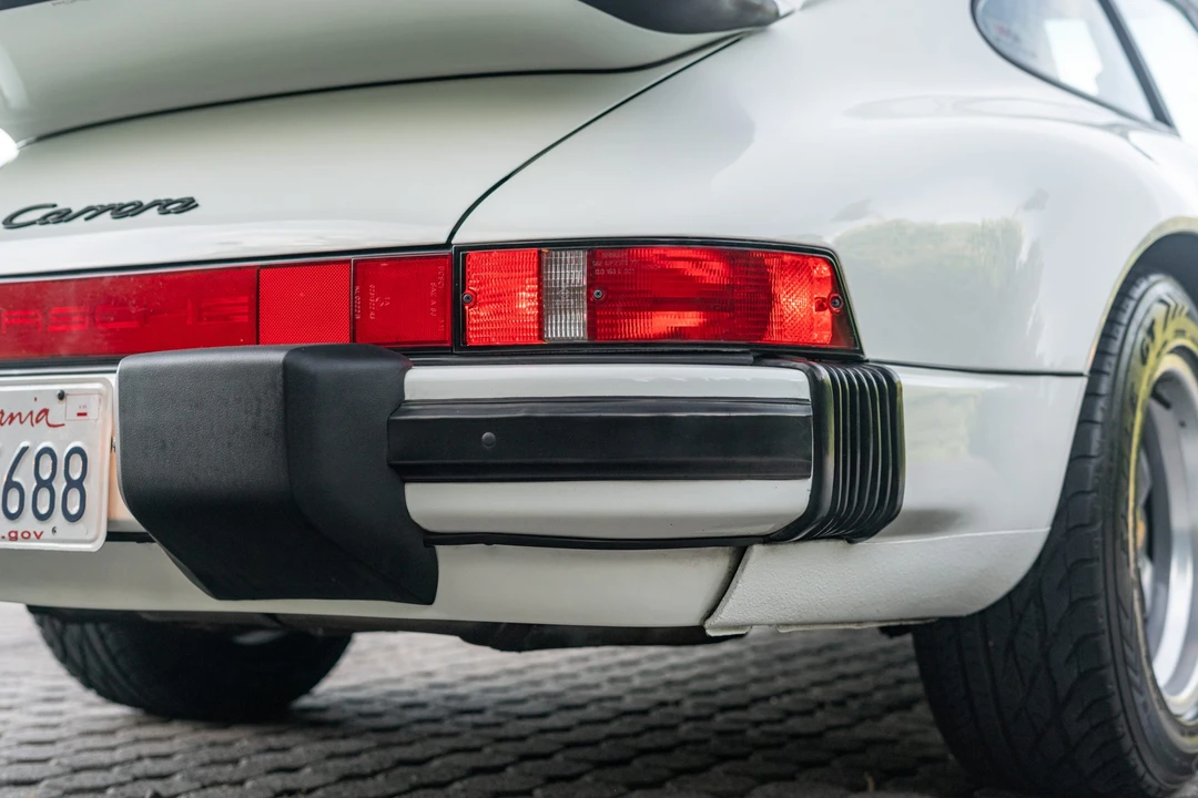 1988 Porsche 911 Carrera 3.2 - Image 28 of 31