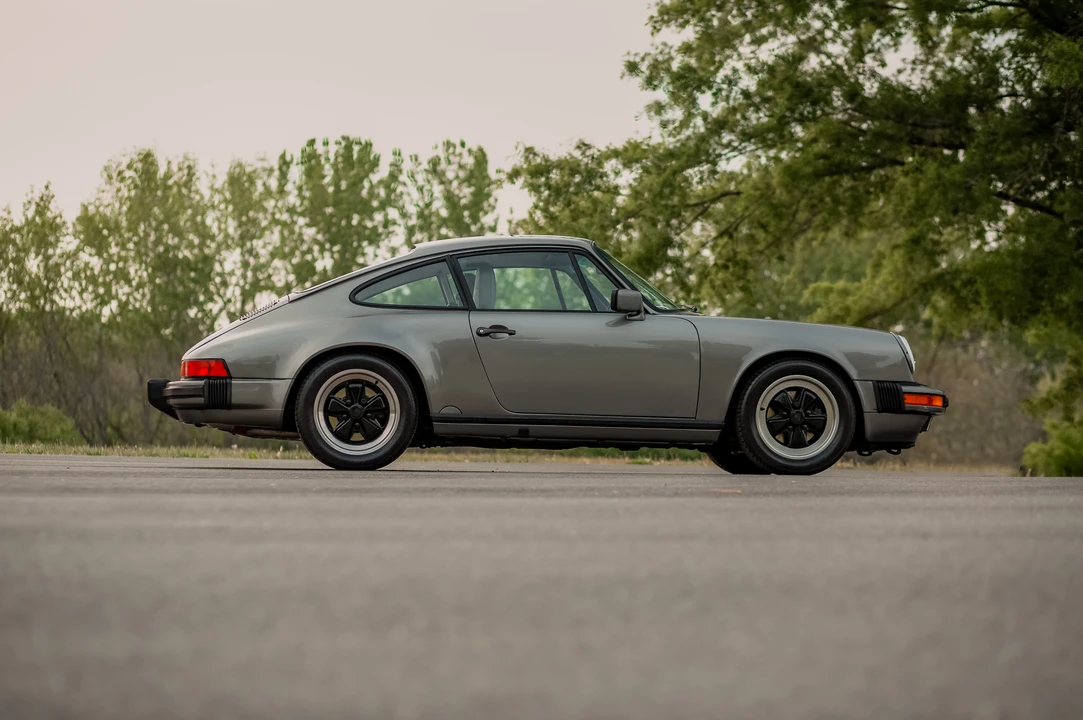 1988 Porsche 911 Carrera 3.2 - Image 4 of 31