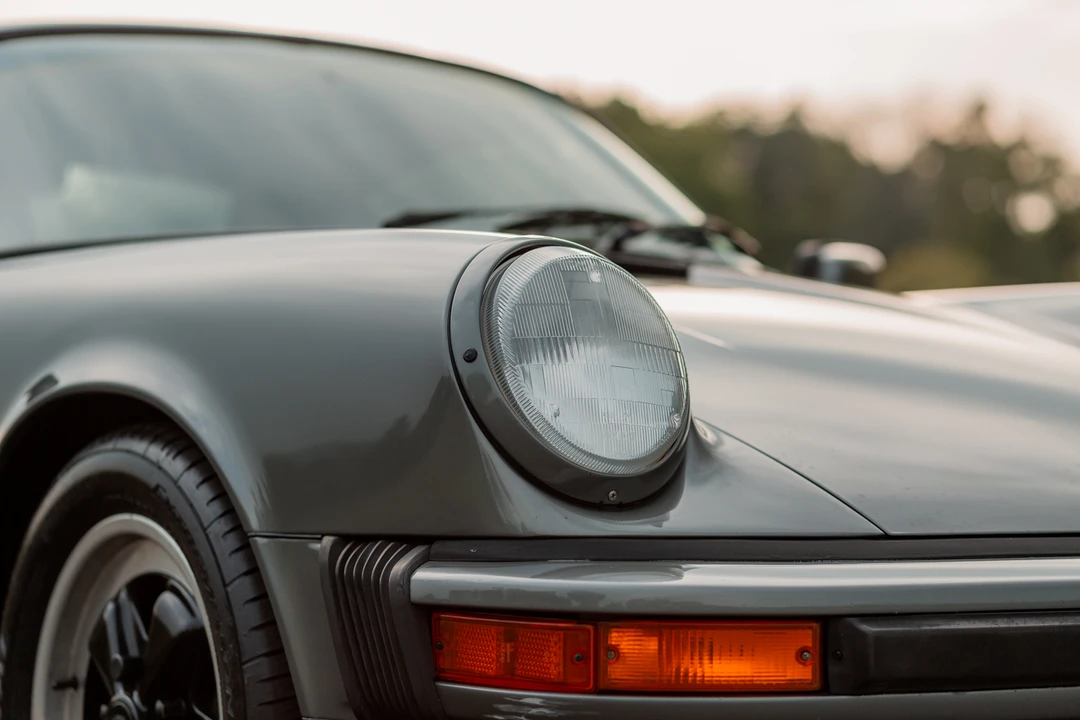 1988 Porsche 911 Carrera 3.2 - Image 23 of 31