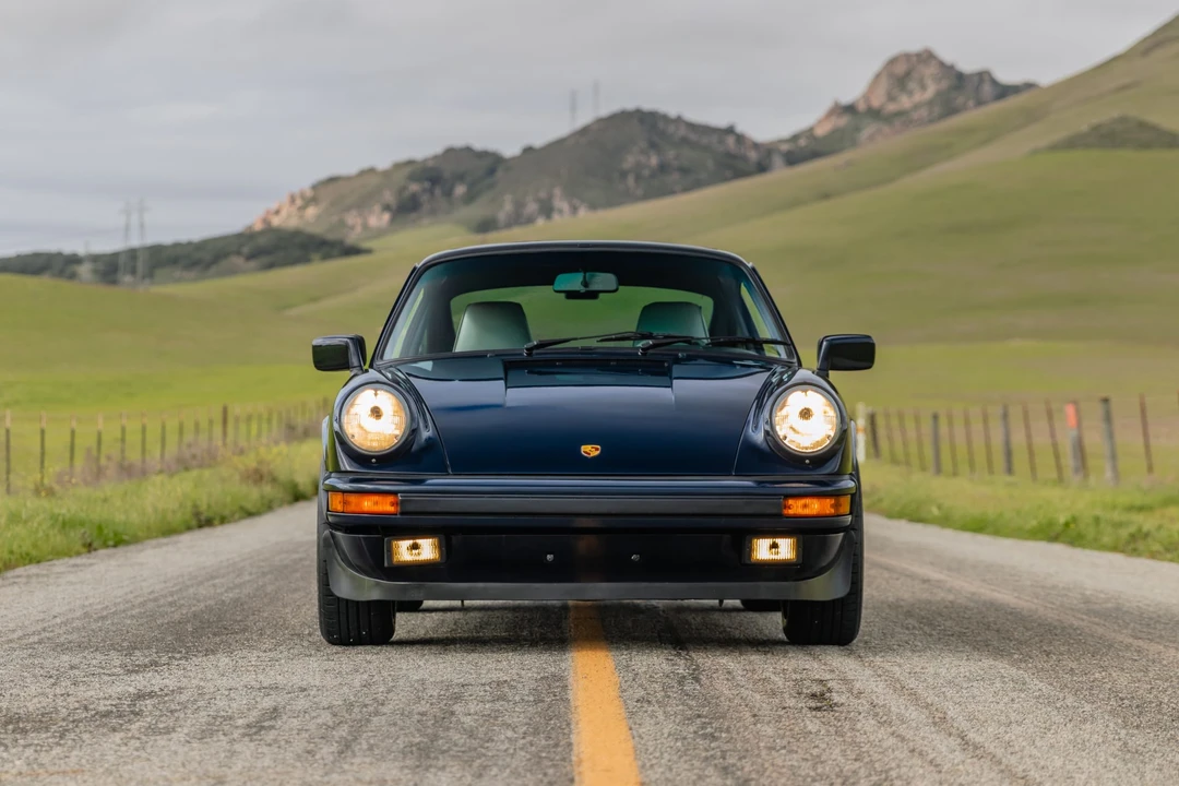 1988 Porsche 911 Carrera 3.2 - Image 9 of 31