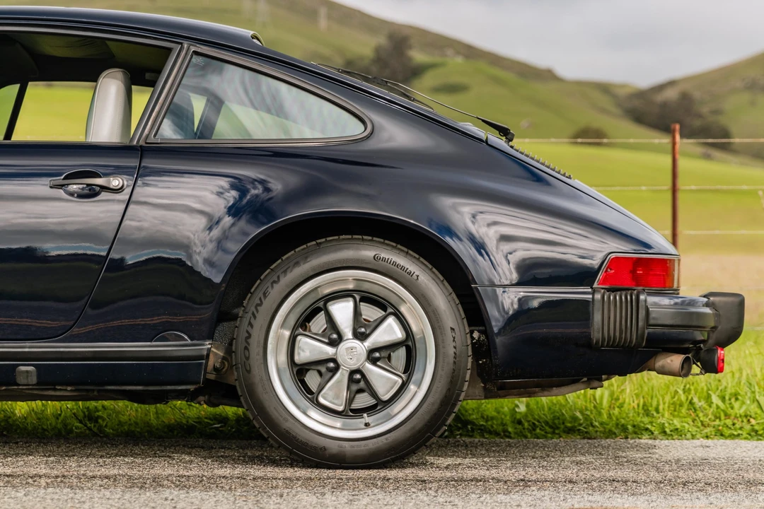 1988 Porsche 911 Carrera 3.2 - Image 26 of 31