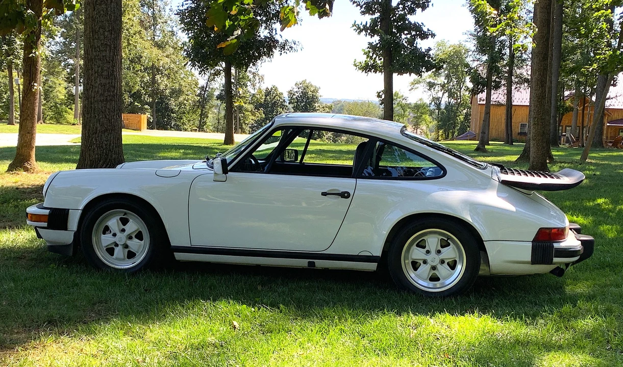 1988 Porsche 911 Carrera 3.2 - Image 5 of 31