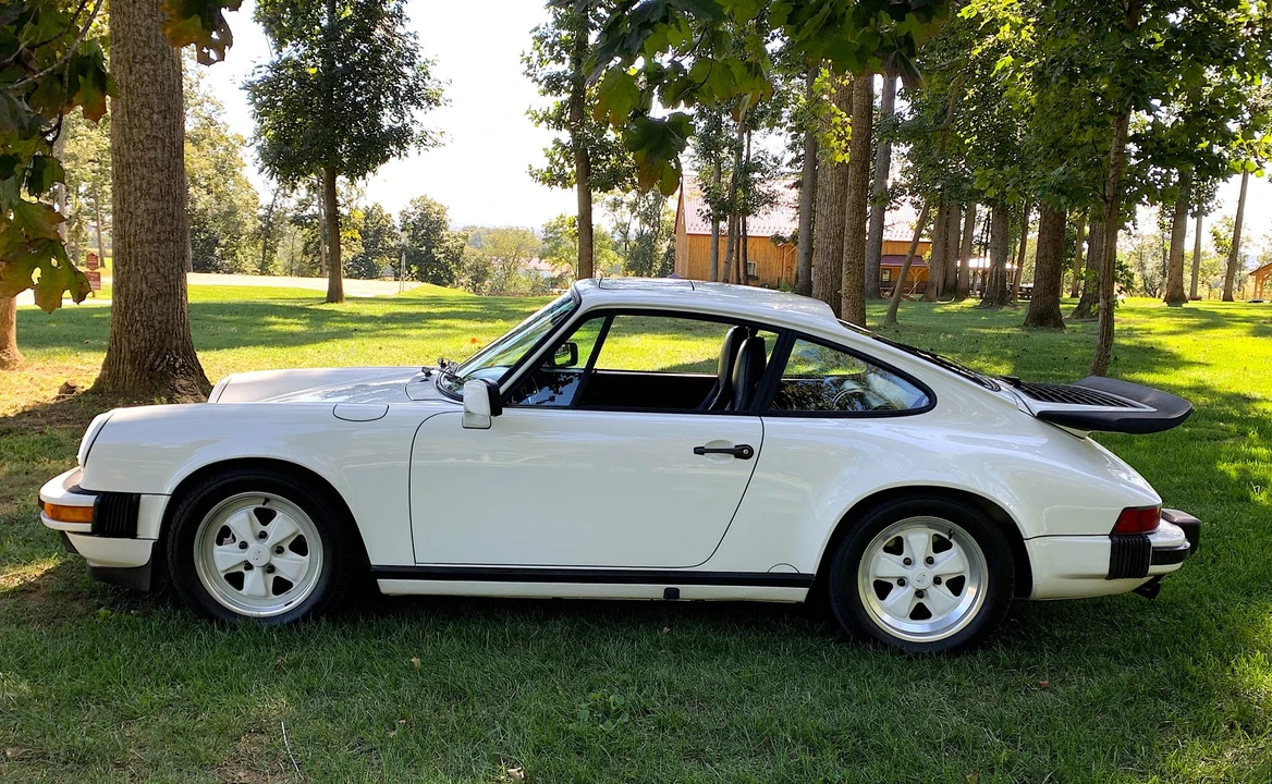 1988 Porsche 911 Carrera 3.2 - Image 6 of 31