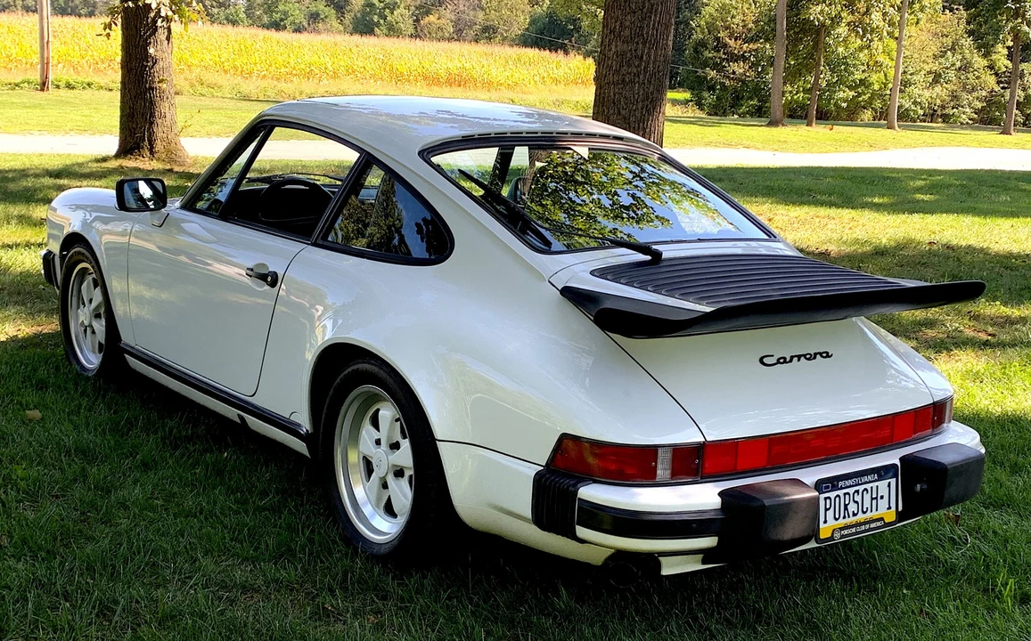 1988 Porsche 911 Carrera 3.2 - Image 8 of 31