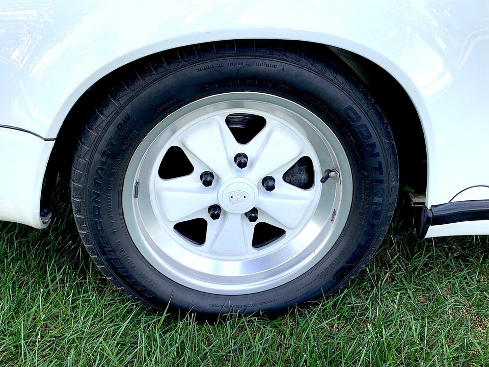 1988 Porsche 911 Carrera 3.2 - Image 30 of 31