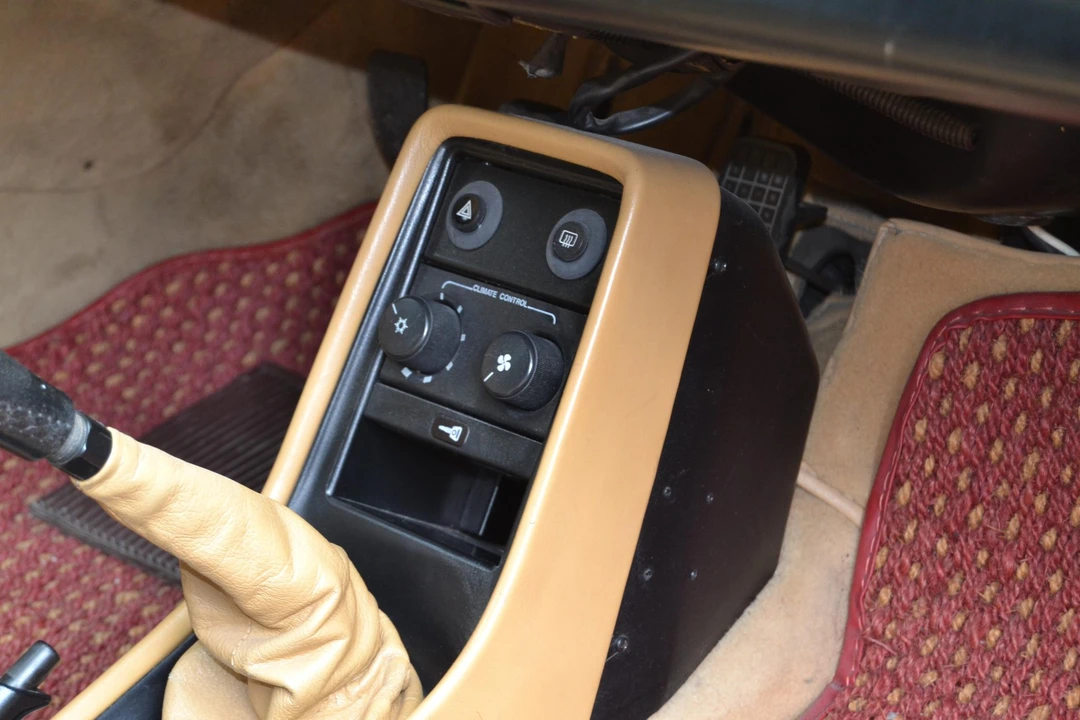 1988 Porsche 911 Carrera 3.2 - Image 24 of 31