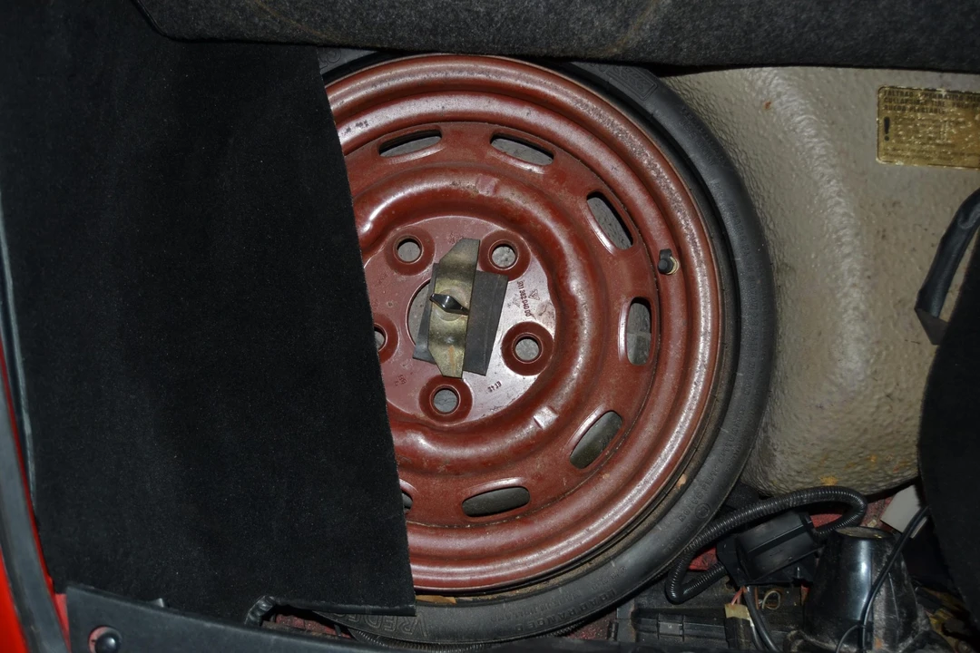 1988 Porsche 911 Carrera 3.2 - Image 29 of 31