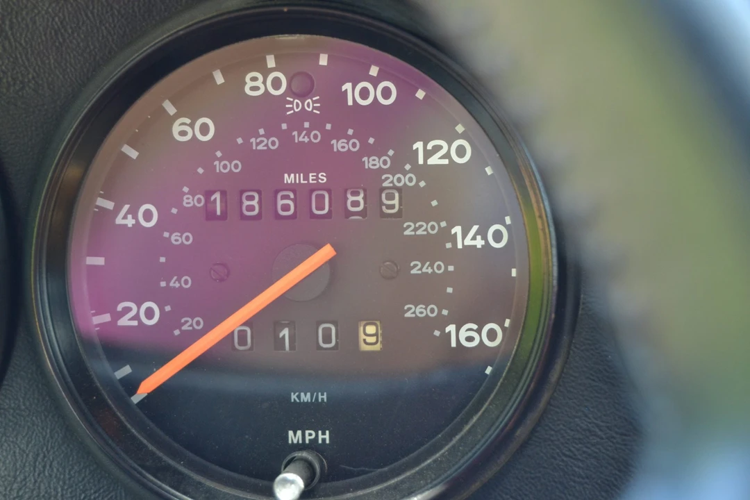 1988 Porsche 911 Carrera 3.2 - Image 22 of 31