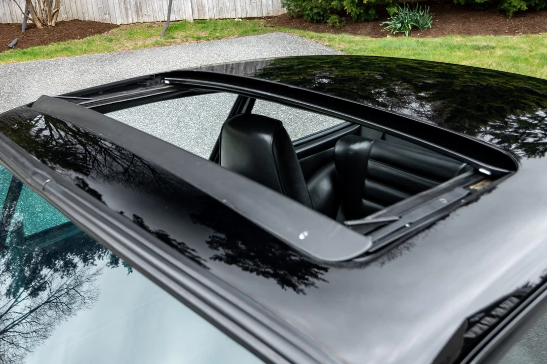 1988 Porsche 911 Carrera 3.2 - Image 18 of 31