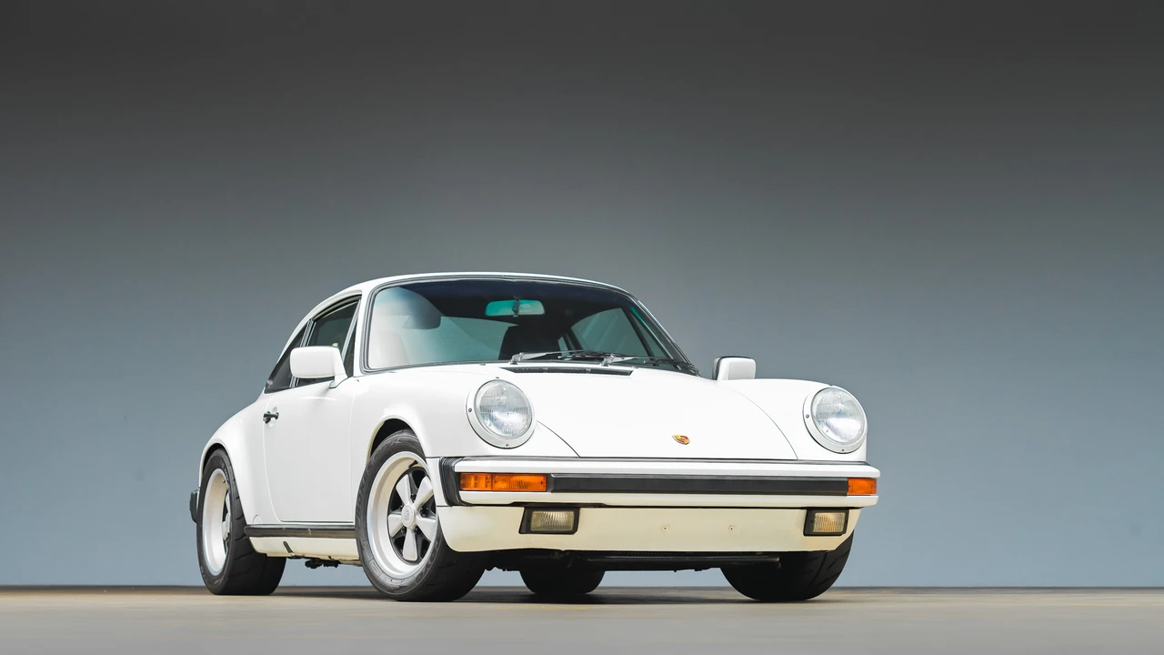 1988 Porsche 911 Carrera 3.2 - Image 13 of 31