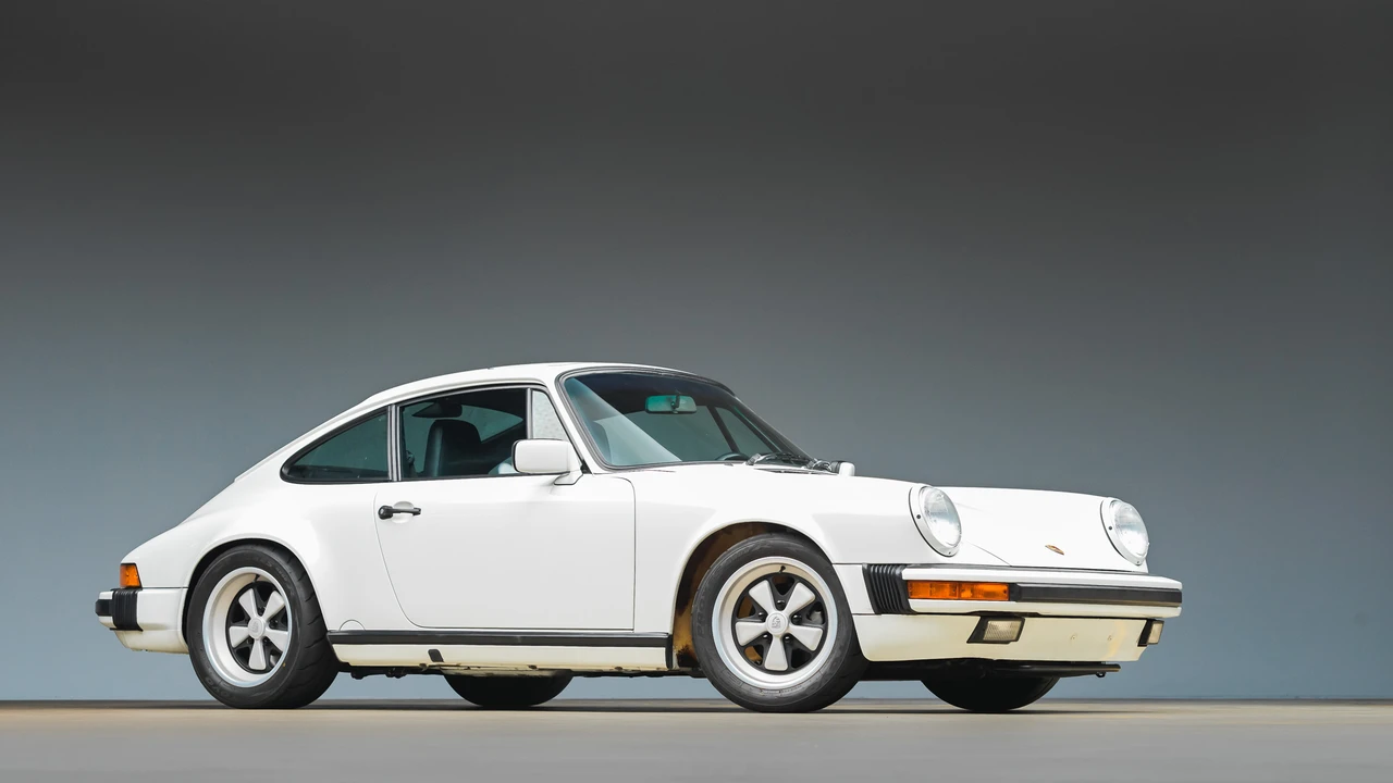 1988 Porsche 911 Carrera 3.2 - Image 14 of 31