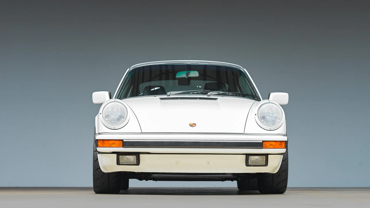 1988 Porsche 911 Carrera 3.2 - Image 16 of 31