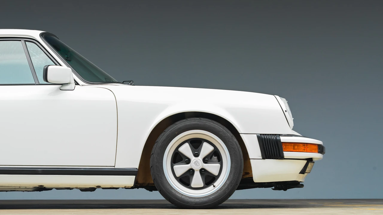 1988 Porsche 911 Carrera 3.2 - Image 26 of 31