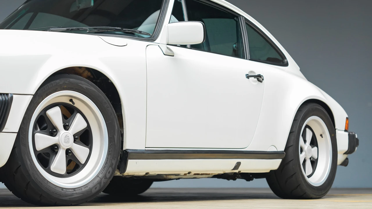 1988 Porsche 911 Carrera 3.2 - Image 30 of 31