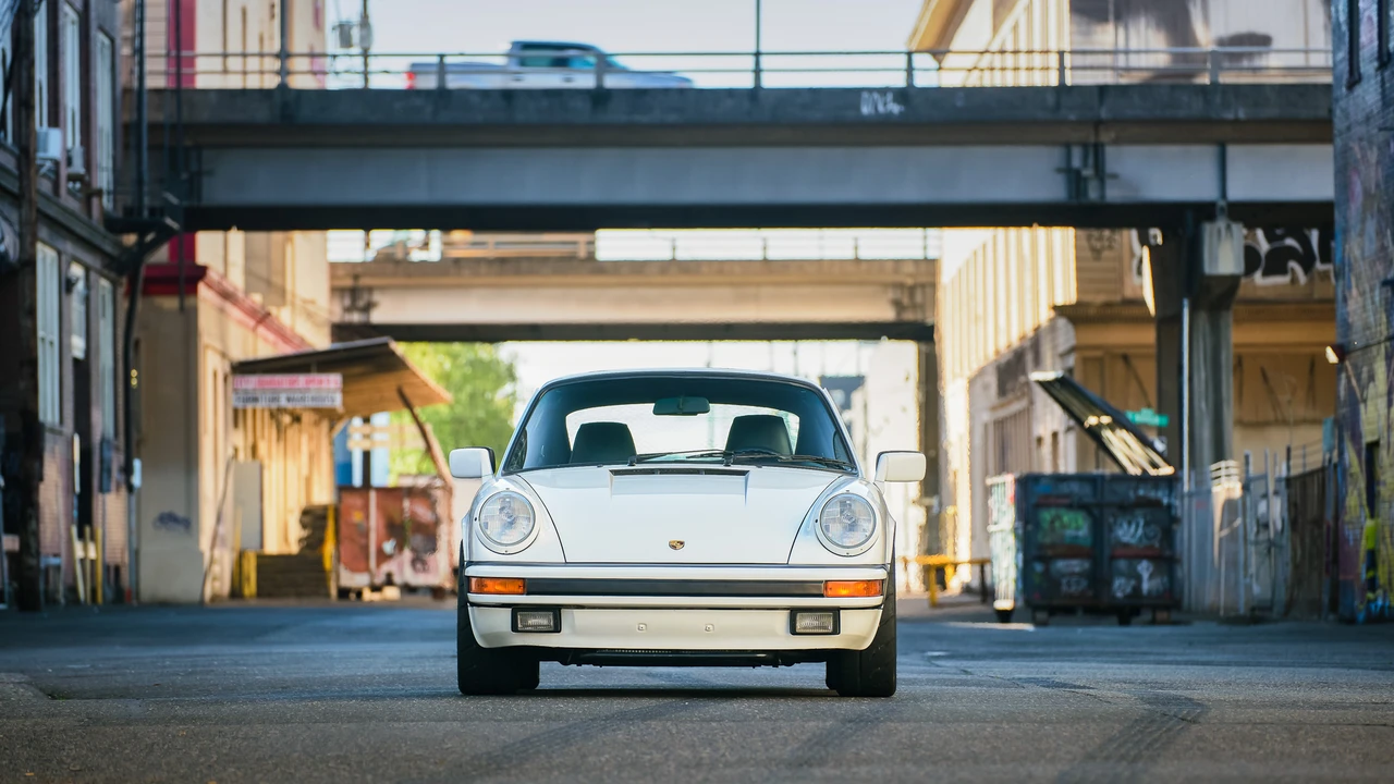 1988 Porsche 911 Carrera 3.2 - Image 4 of 31