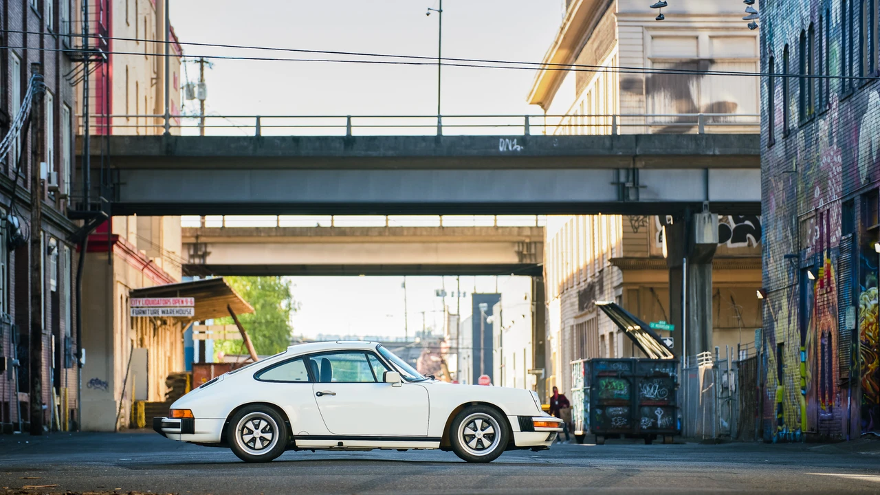 1988 Porsche 911 Carrera 3.2 - Image 5 of 31