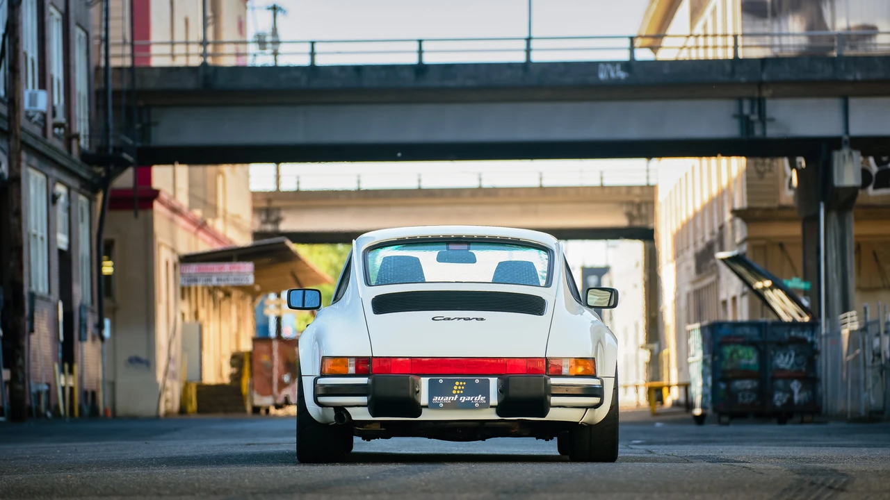 1988 Porsche 911 Carrera 3.2 - Image 7 of 31