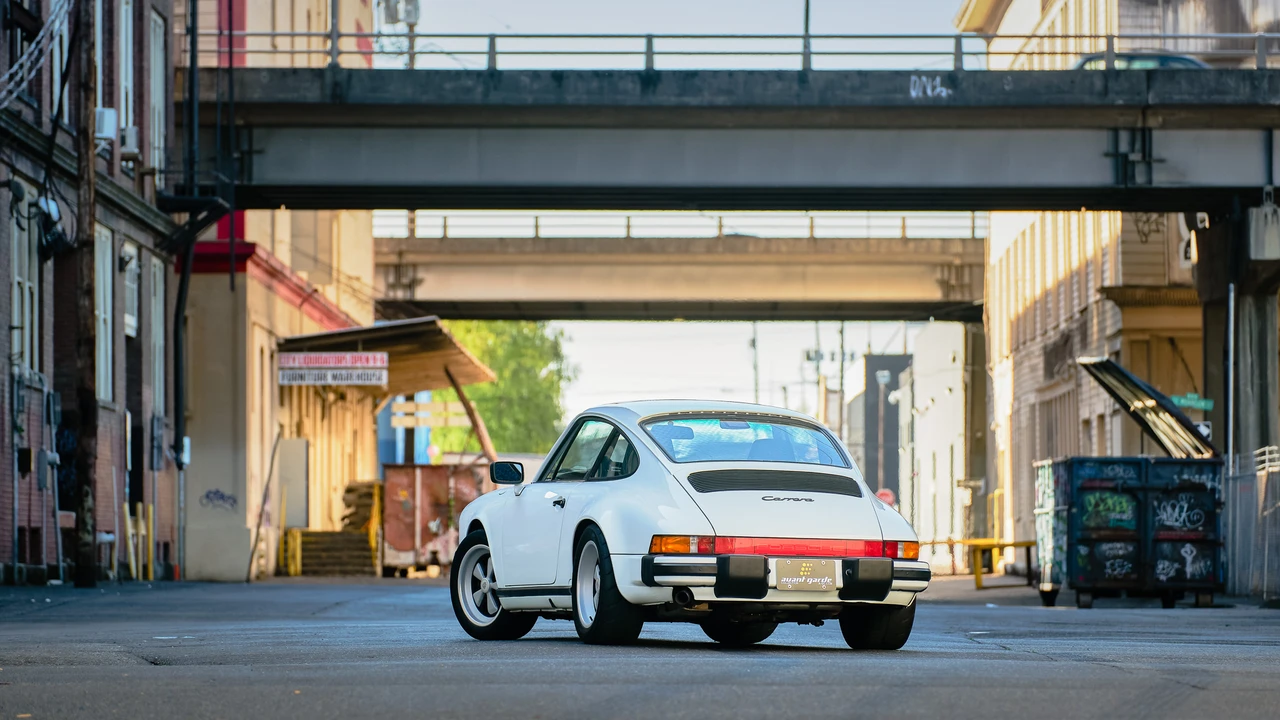 1988 Porsche 911 Carrera 3.2 - Image 8 of 31