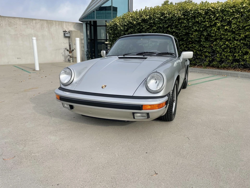 1988 Porsche 911 Carrera 3.2 - Image 11 of 31