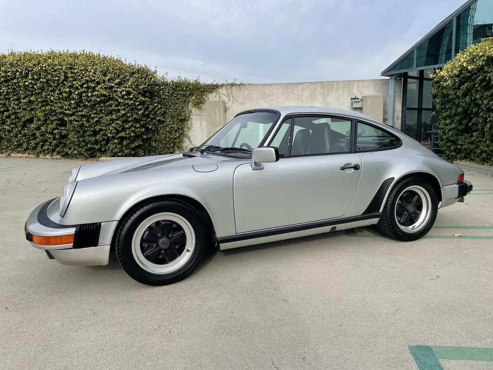 1988 Porsche 911 Carrera 3.2 - Image 17 of 31
