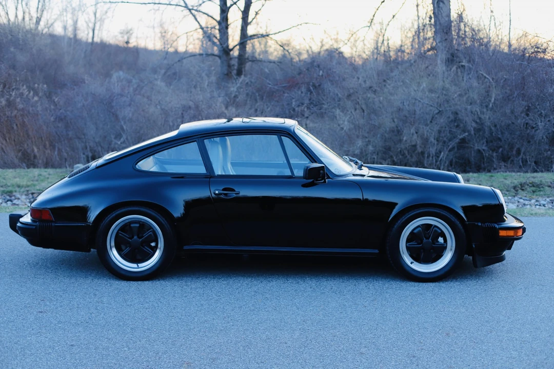 1988 Porsche 911 Carrera 3.2 - Image 16 of 31