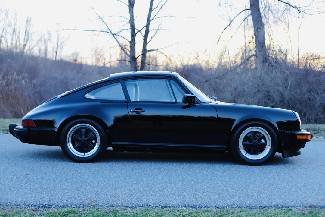 1988 Porsche 911 Carrera 3.2 - Image 17 of 31