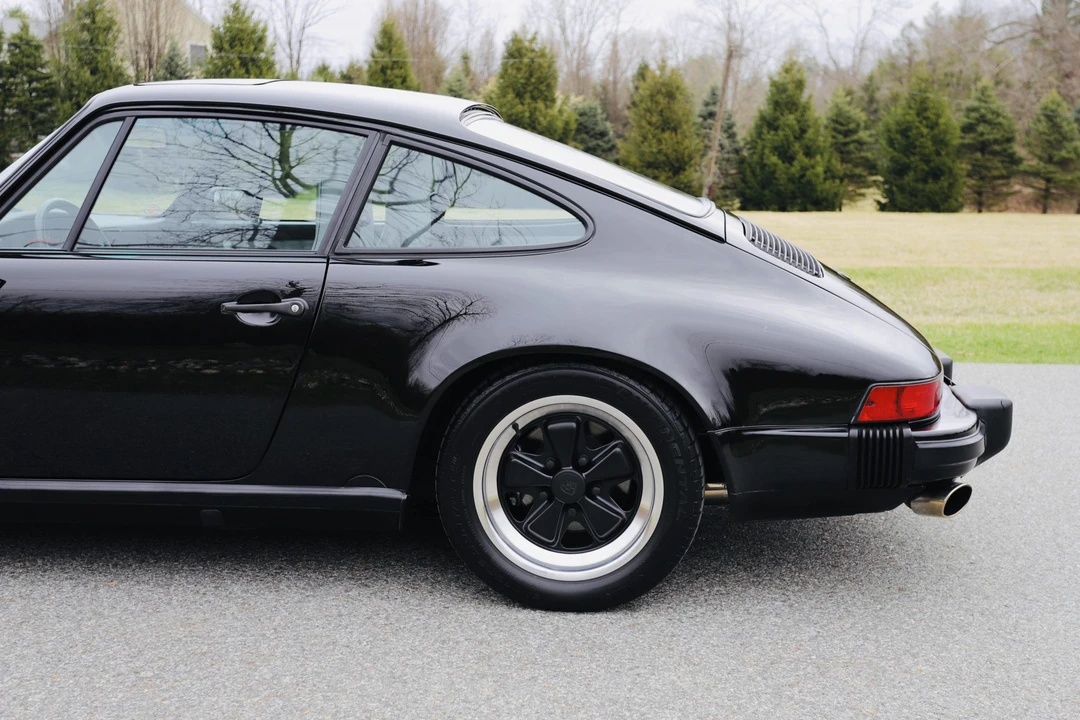 1988 Porsche 911 Carrera 3.2 - Image 30 of 31