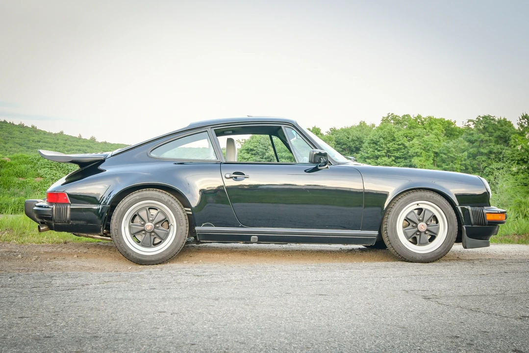 1988 Porsche 911 Carrera 3.2 - Image 19 of 31