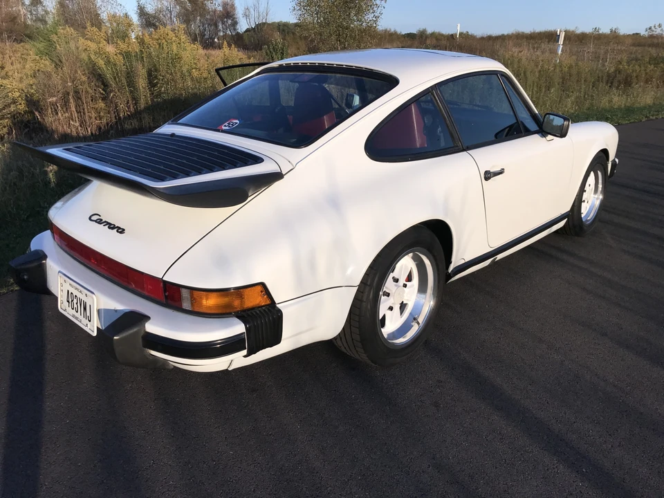 1988 Porsche 911 Carrera 3.2 - Image 12 of 31